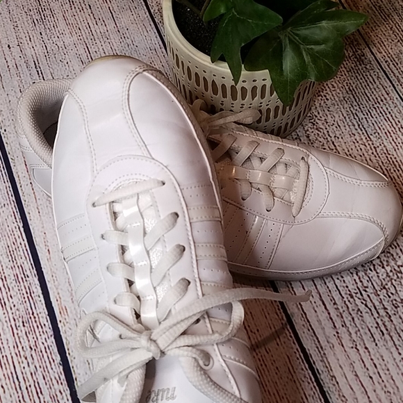 *SOLD* EUC HARDLY WORN LADIES LEATHER NIKE 6.5 - Picture 2 of 8
